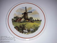 PLATE. PORCELAIN. NETHERLANDS