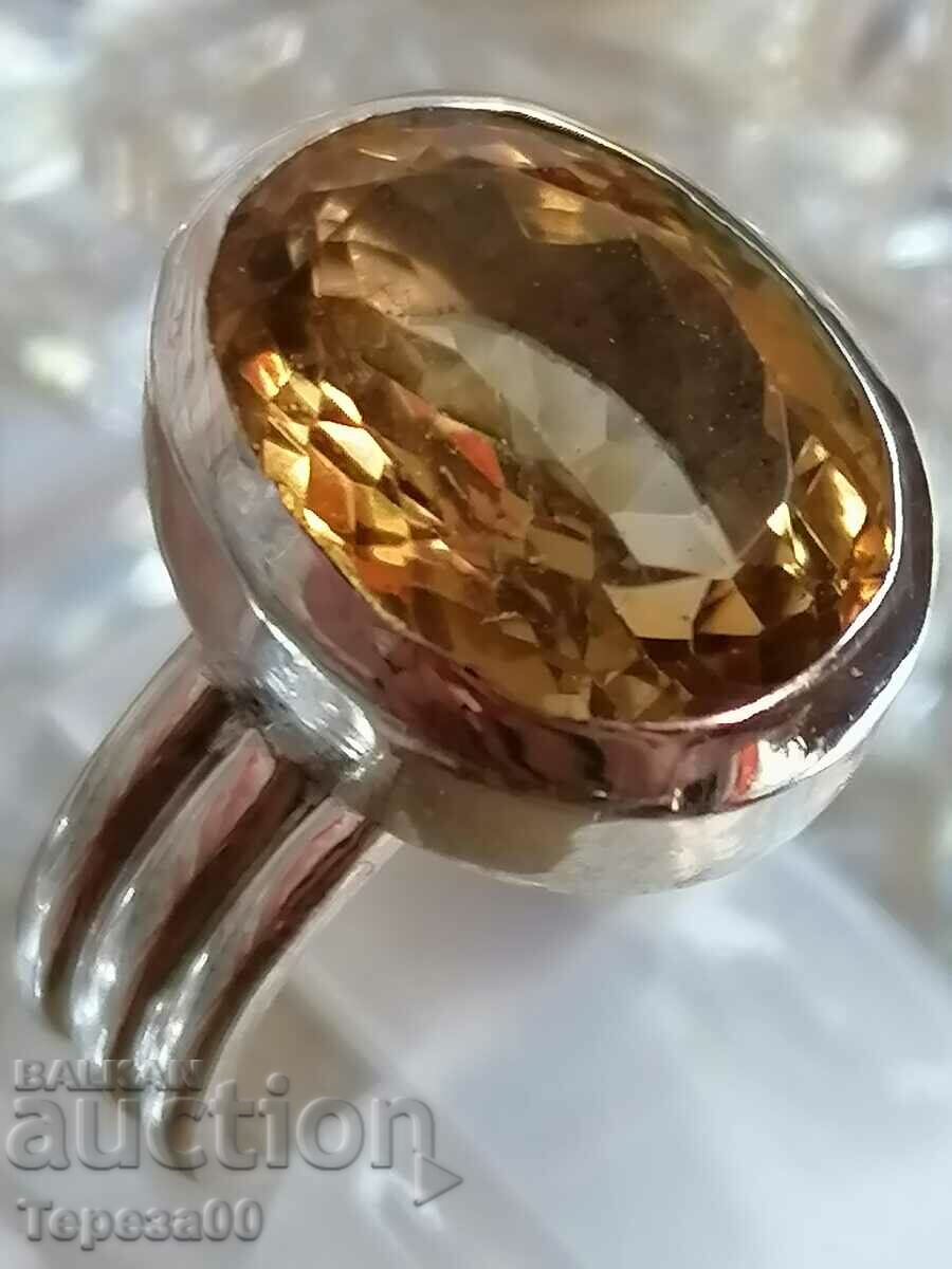 Όμορφο ασημένιο δαχτυλίδι κιτρίνι