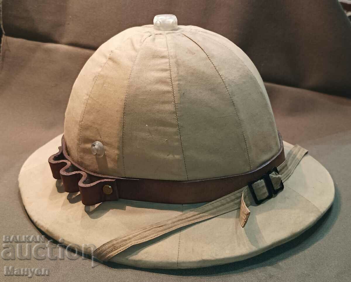 I am selling an old Africa helmet. - 5