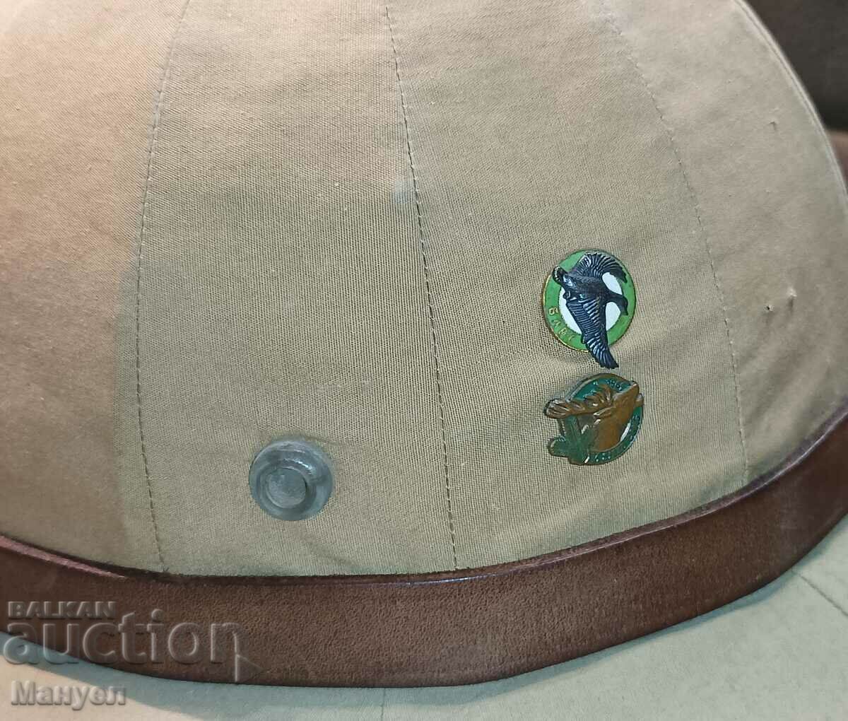 I am selling an old Africa helmet. - 6