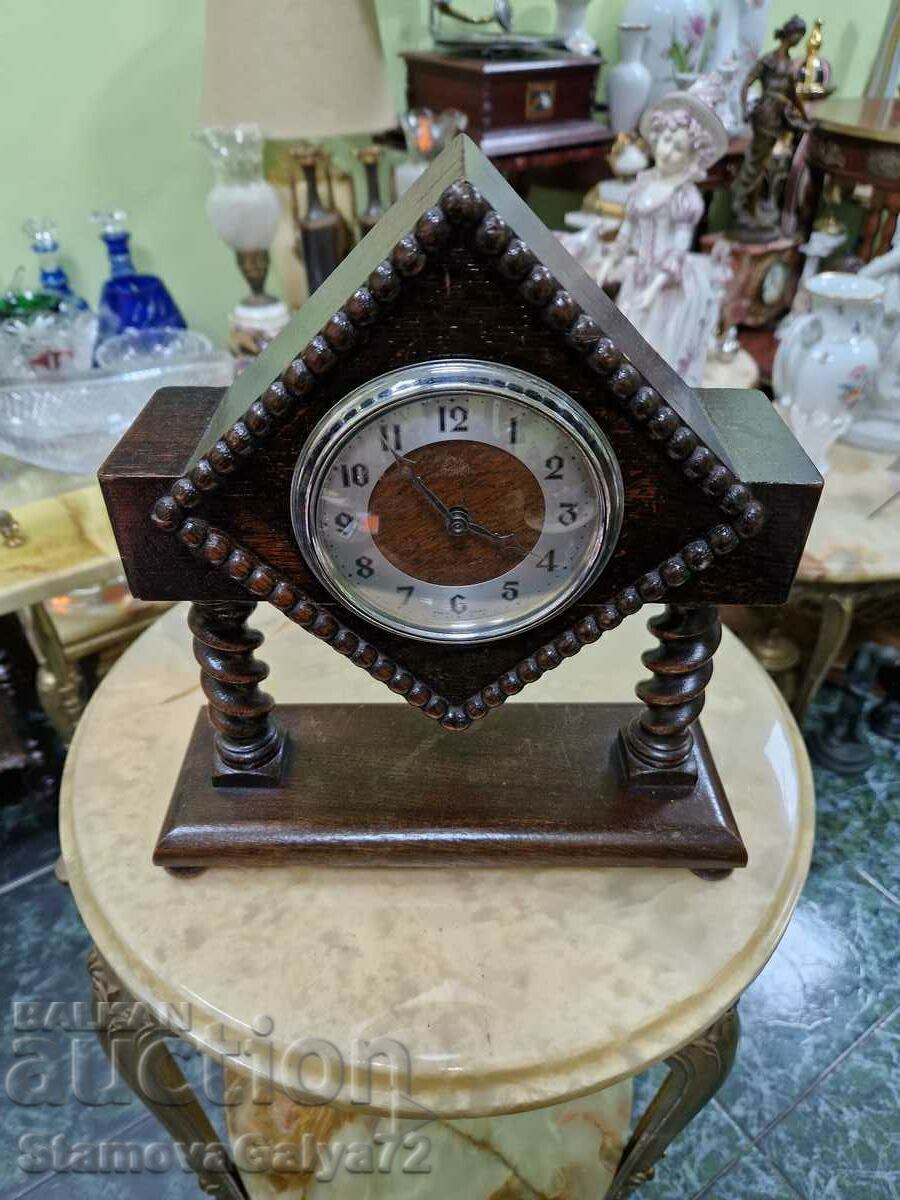 Auction  Antique collectible English desk clock