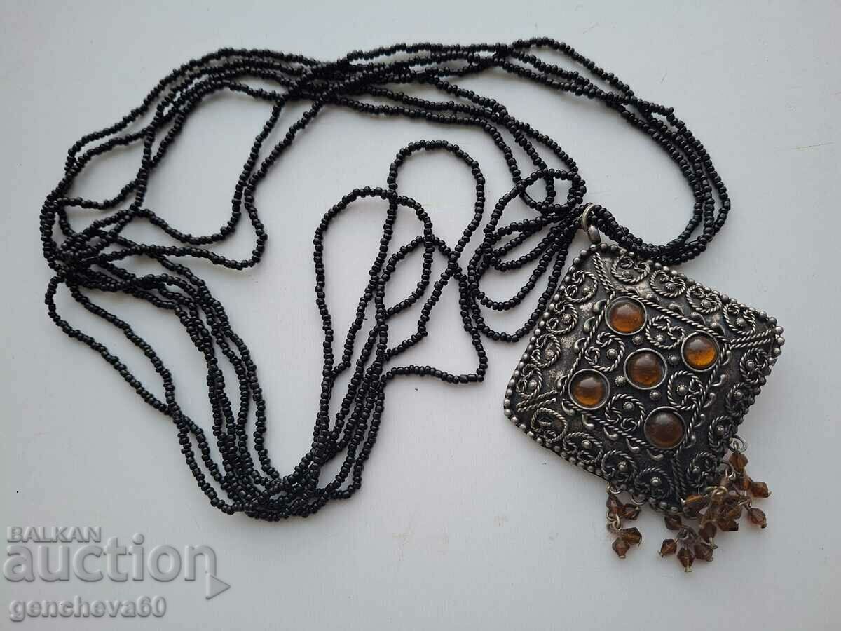 Delivery of Beautiful Art Filigree Necklace with Beads Delivery of Beautiful Art Filigree Necklace with Beads