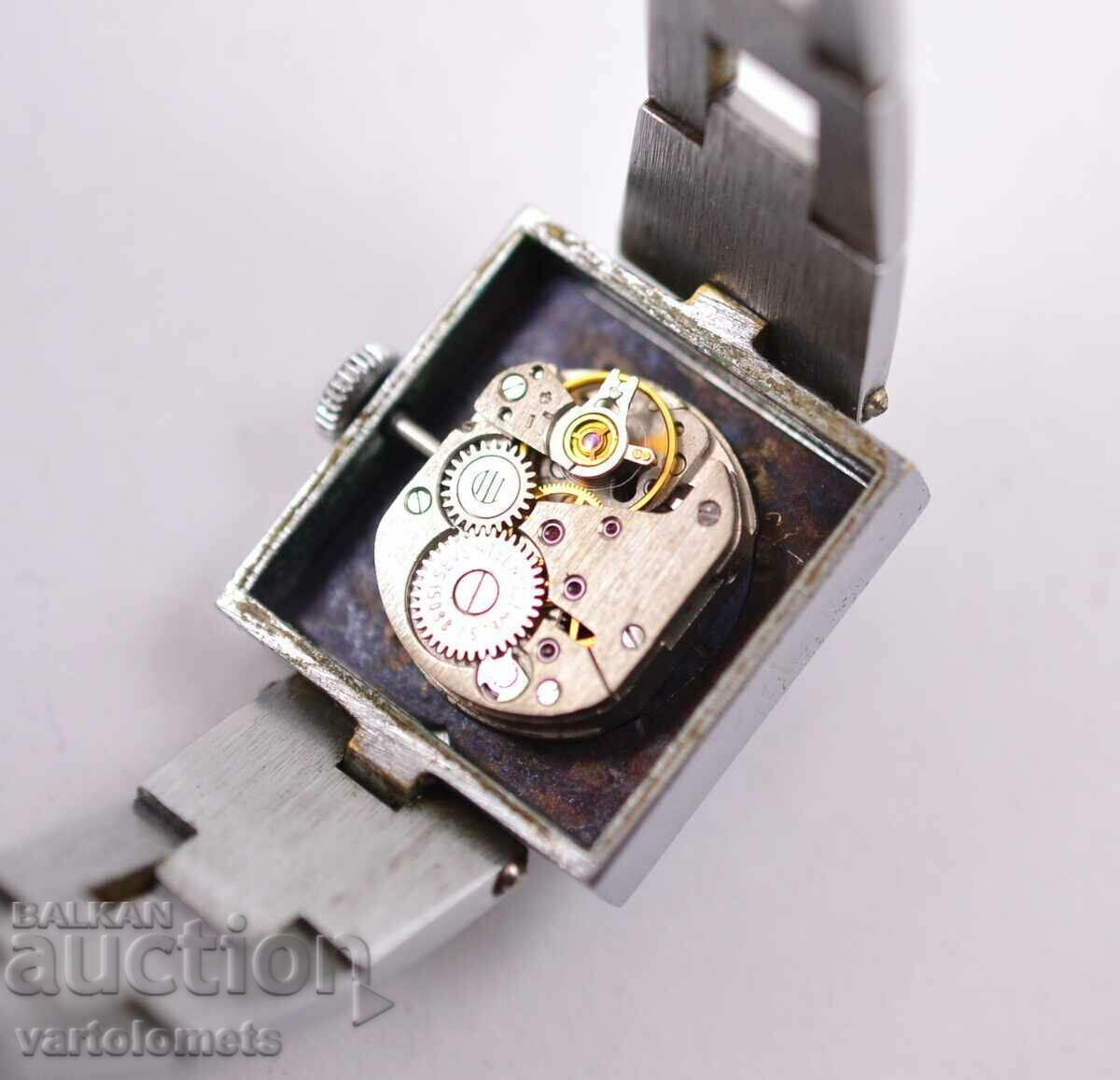 Delivery of Women's watch ZARYA USSR - works Delivery of Women's watch ZARYA USSR - works
