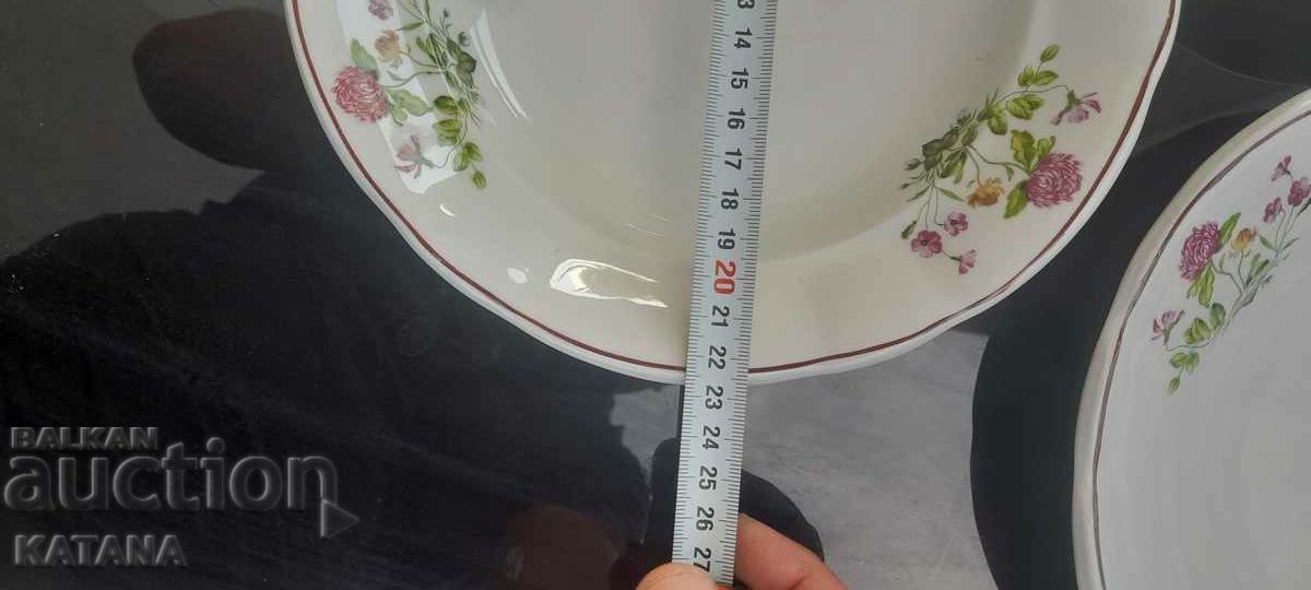 Dishes, crockery, service with price 25.00 BGN | € 12.78 Dishes, crockery, service with price 25.00 BGN | € 12.78