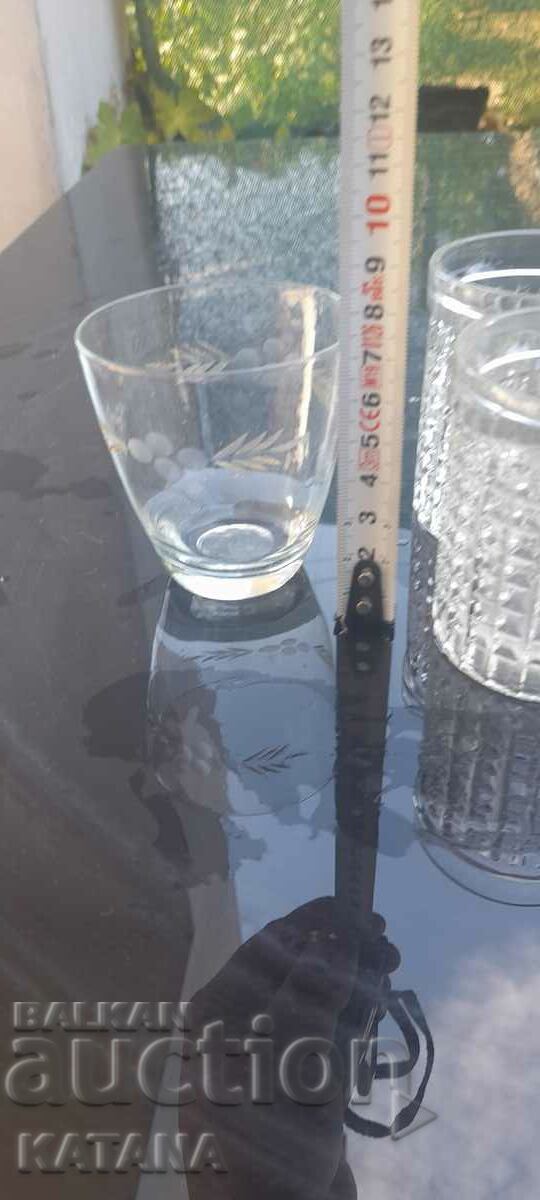 Auction  Glasses, tableware, service