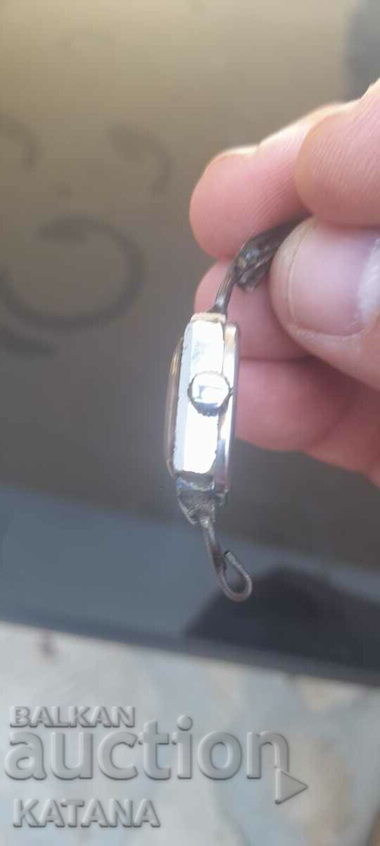 Delivery of Women's watch BEAM