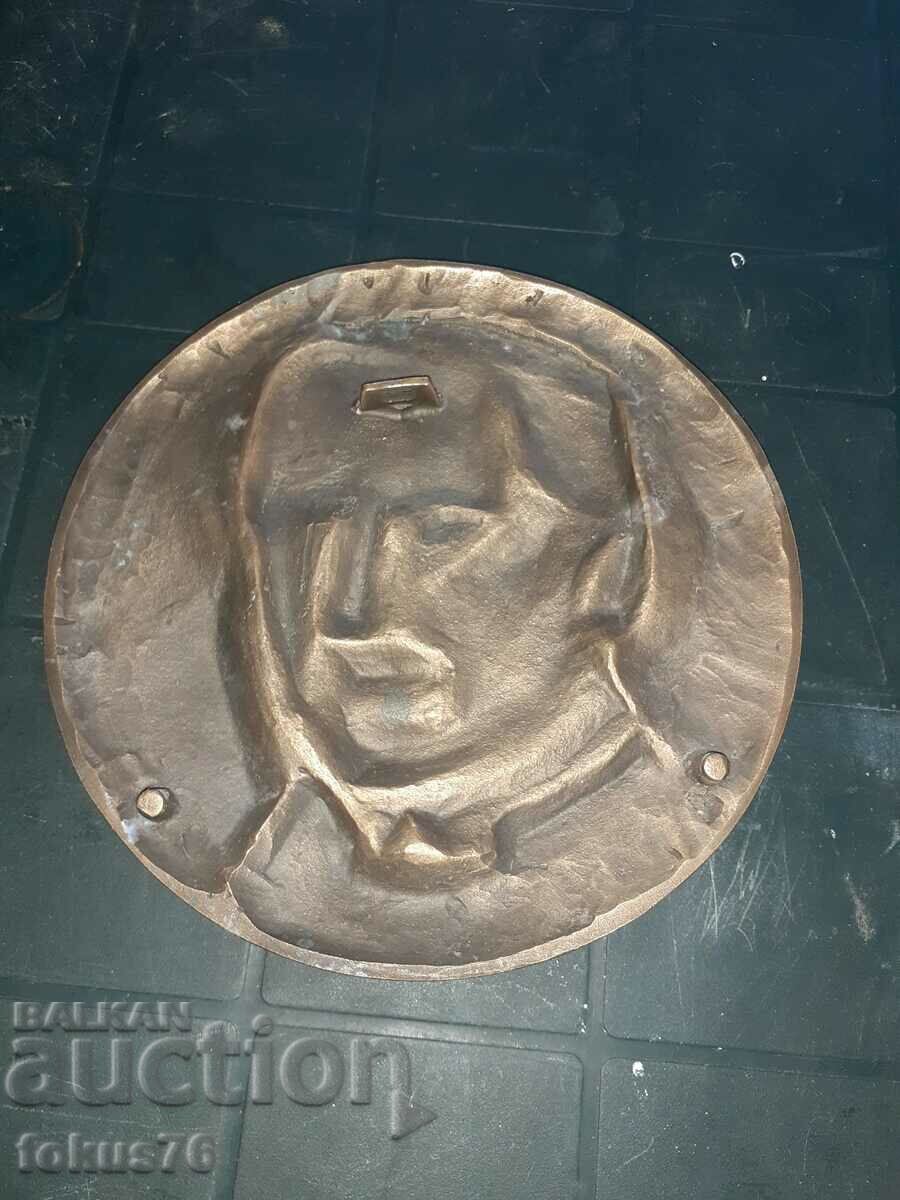 Delivery of Large bronze bas-relief panel Delivery of Large bronze bas-relief panel