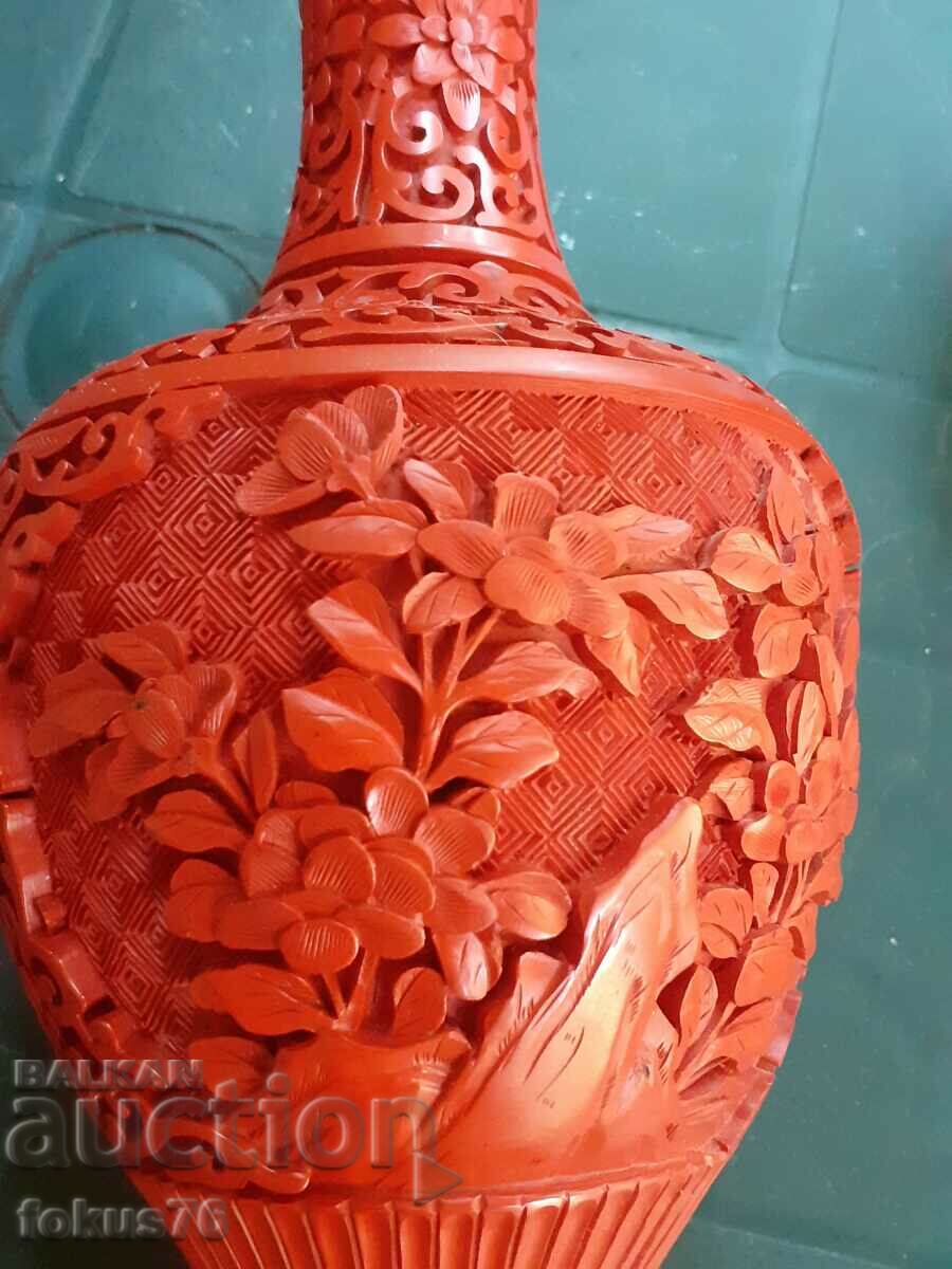 Auction Cinnabar Laquer - a pair of lovely old Chinese vases unique Auction Cinnabar Laquer - a pair of lovely old Chinese vases unique