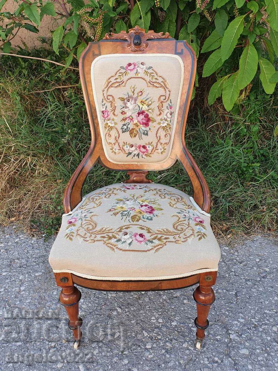 Όμορφη vintage καρέκλα από μασίφ ξύλο!!!