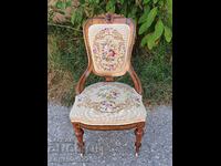 Beautiful vintage solid wood chair!!!