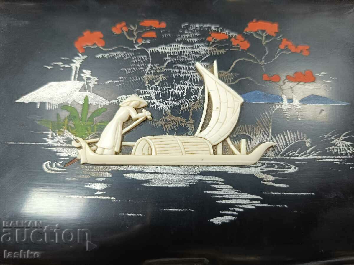 Кутия за пури и цигари с цена 119.99 лв. | € 61.35