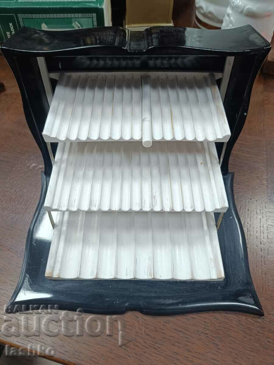 Аукцион Кутия за пури и цигари