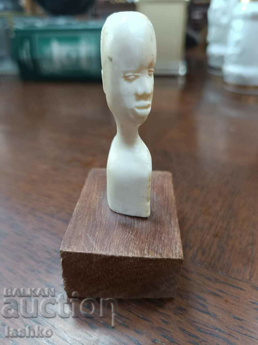 Ivory figure with price 59.99 BGN | € 30.67 Ivory figure with price 59.99 BGN | € 30.67