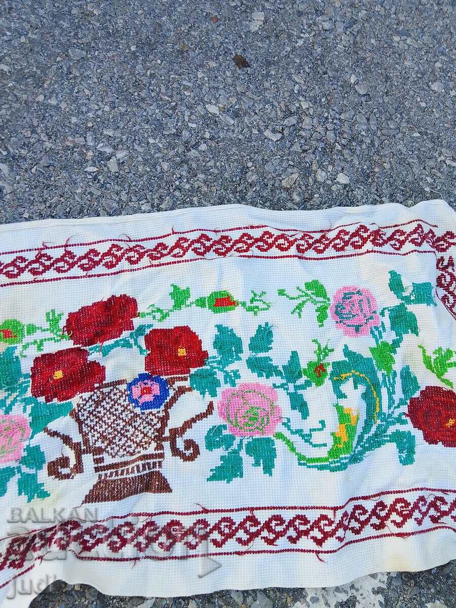 Delivery of Embroidery tablecloth Delivery of Embroidery tablecloth