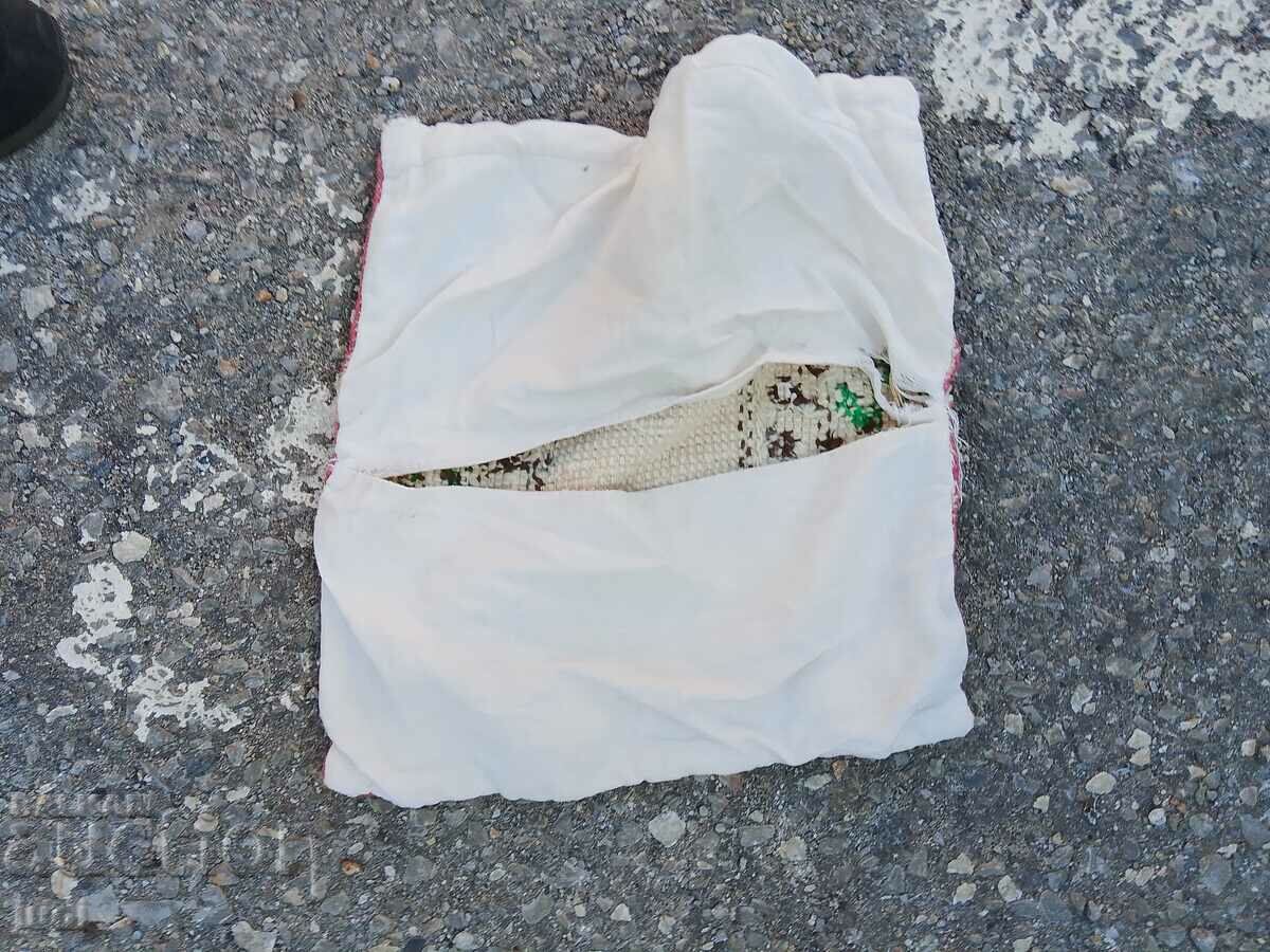 Embroidery cover - 7