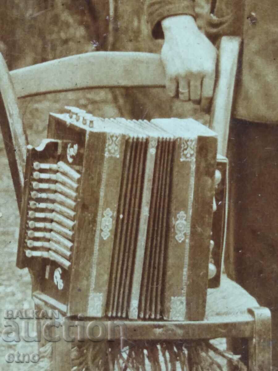 Gorna Oryahovitsa, CZARSKA SIMKA CARDBOARD MUSICIAN WITH ACCORDION with price 45.00 BGN | € 23.01 Gorna Oryahovitsa, CZARSKA SIMKA CARDBOARD MUSICIAN WITH ACCORDION with price 45.00 BGN | € 23.01