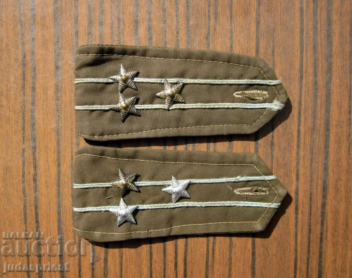 Επωμίδες συνταγματάρχη της βουλγαρικής αεροπορίας για στολή μάχης με τιμή 15.00 BGN | € 7.67 Επωμίδες συνταγματάρχη της βουλγαρικής αεροπορίας για στολή μάχης με τιμή 15.00 BGN | € 7.67