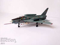 assembled model airplanes 1/72