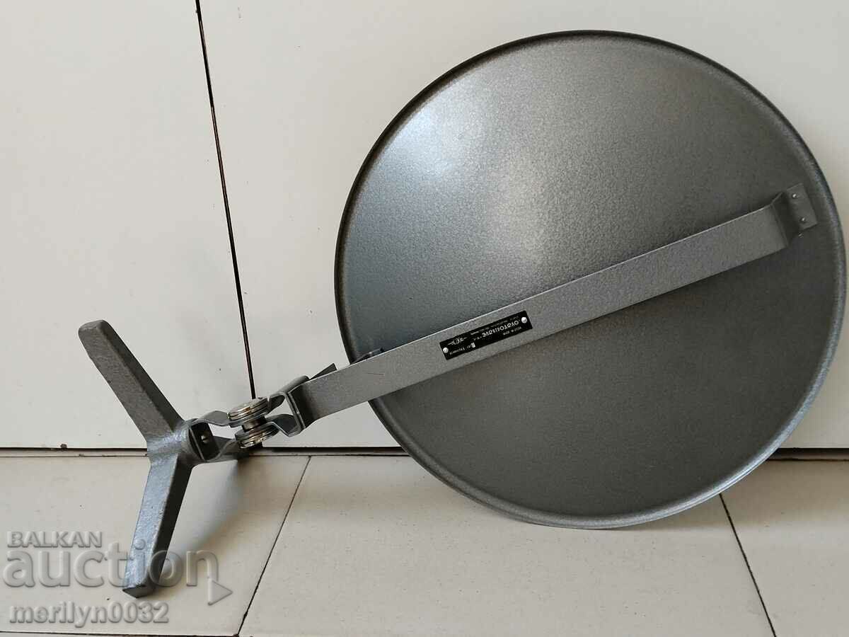 Παλιός καθρέφτης από το 1975 Λένινγκραντ ΕΣΣΔ με τιμή 89.00 BGN | € 45.50 Παλιός καθρέφτης από το 1975 Λένινγκραντ ΕΣΣΔ με τιμή 89.00 BGN | € 45.50