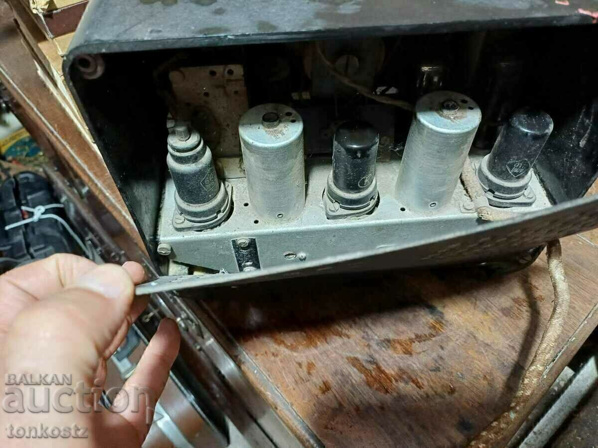 Vechiul Radio Kl. Receptor din bachelită Voroshilov 504C 1950. cu preț € 35.00 | 68.45 BGN