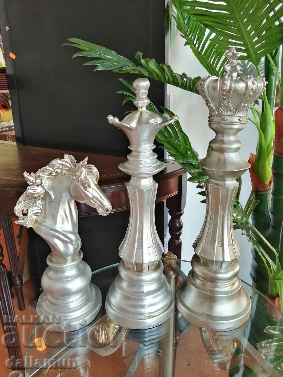 Auction decorative set of chess pieces Auction decorative set of chess pieces