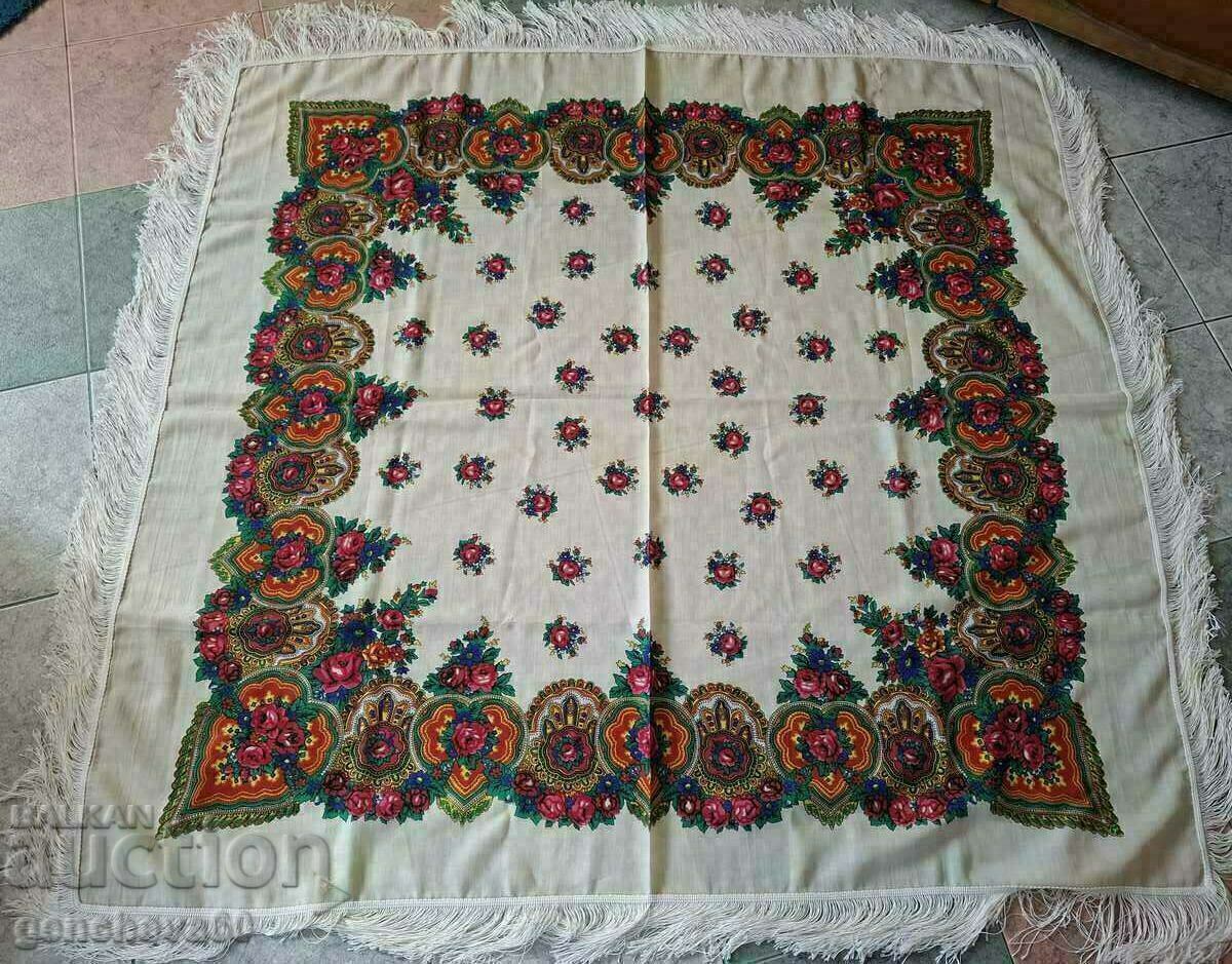 Delivery of Authentic large 130cm headscarf for costume Delivery of Authentic large 130cm headscarf for costume