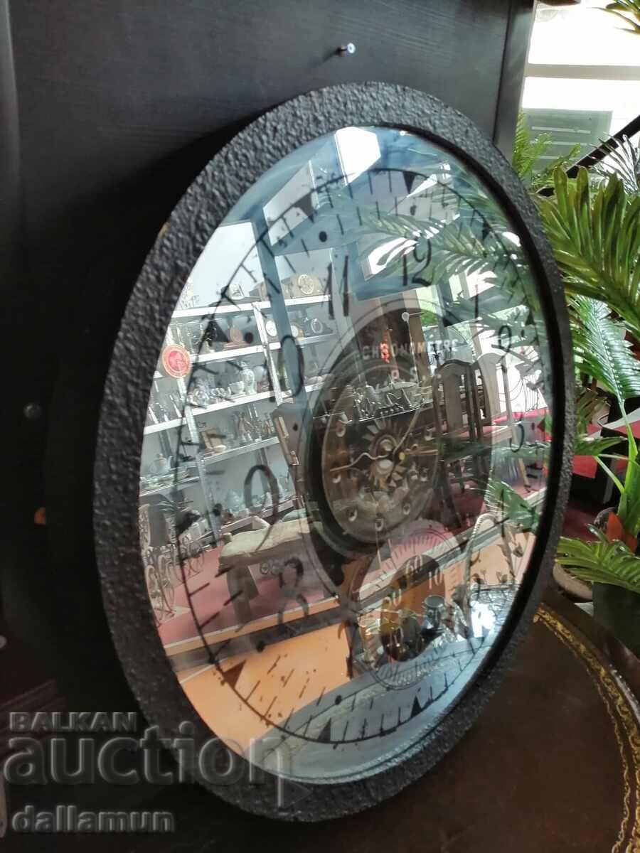 Auction old wall clock Auction old wall clock