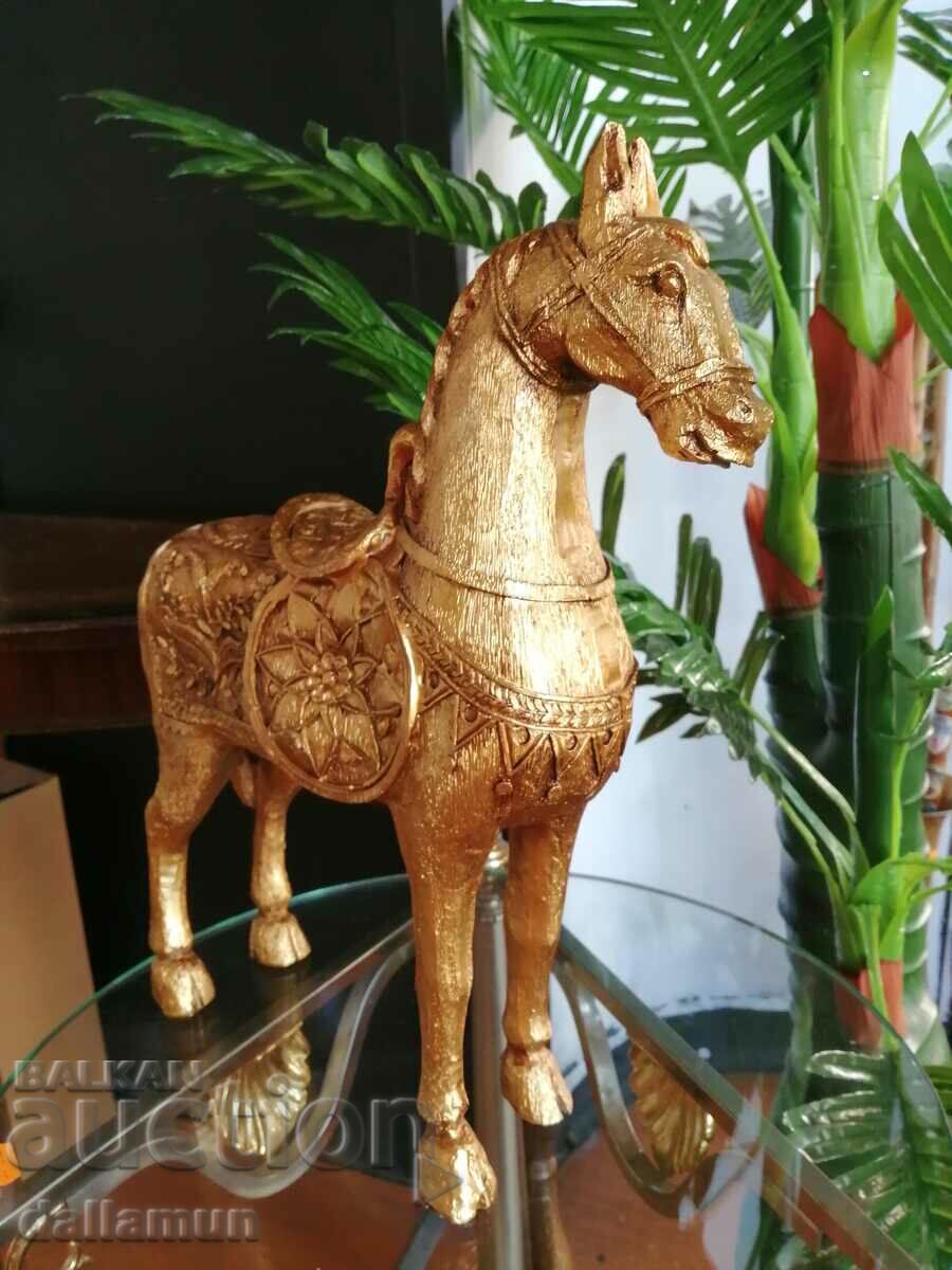 Auction decorative horse statuette Auction decorative horse statuette