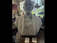 Huge bust of Lenin figure statue sculpture