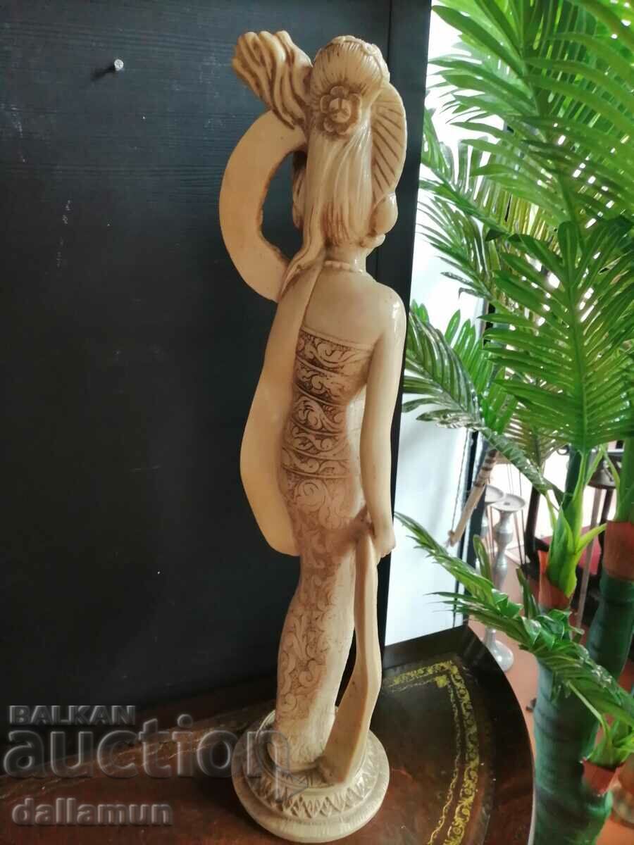 ancient chinese goddess statuette with price 95.00 BGN | € 48.57