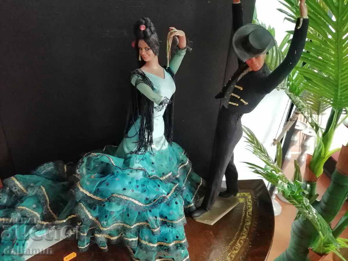 Delivery of pair of figure Spanish dancers Delivery of pair of figure Spanish dancers