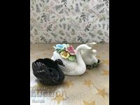 Small figurines Swans