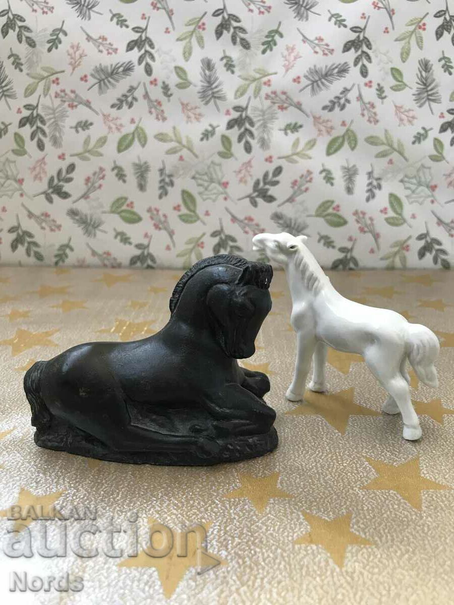 Small figurines Horses