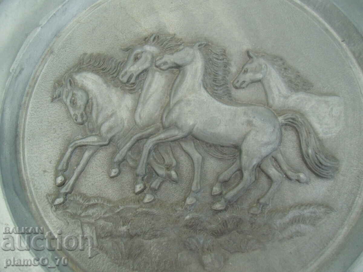 No.*7631 old metal panel - horses - diameter 22.5 cm with price 20.00 BGN | € 10.23 No.*7631 old metal panel - horses - diameter 22.5 cm with price 20.00 BGN | € 10.23