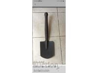 Military spade