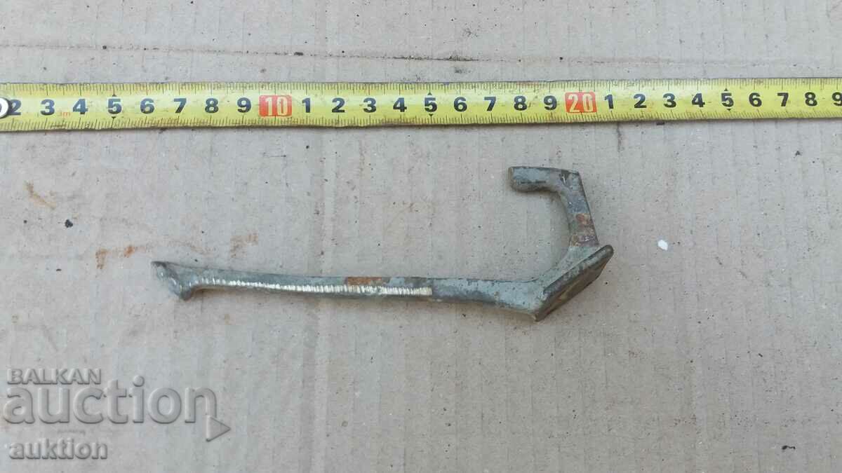 Auction SOLID BRONZE HANGER Auction SOLID BRONZE HANGER