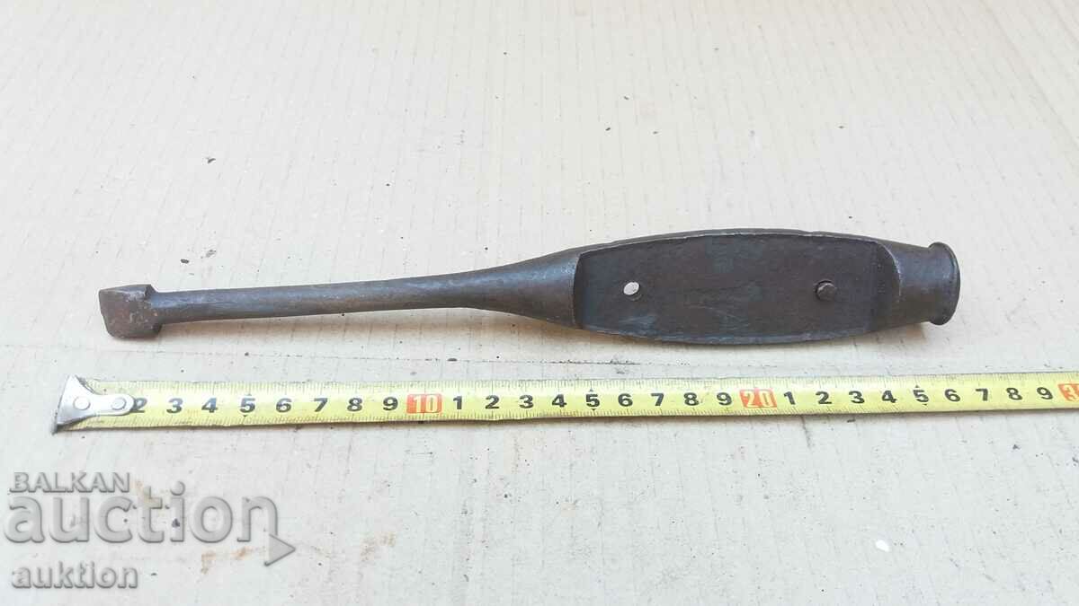 Auction MASSIVE MILITARY SCREWDRIVER Auction MASSIVE MILITARY SCREWDRIVER