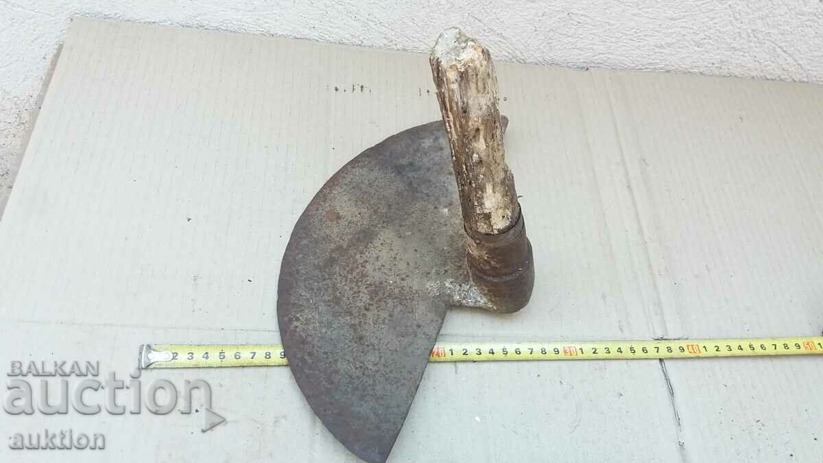 OLD MASSIVE HOE - 7 OLD MASSIVE HOE - 7