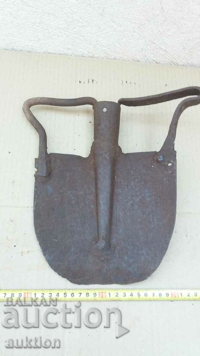 MASSIVE STRAIGHT SHOVEL with price 6.99 BGN | € 3.57 MASSIVE STRAIGHT SHOVEL with price 6.99 BGN | € 3.57
