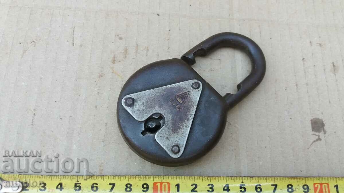 OLD INTERESTING PADLOCK