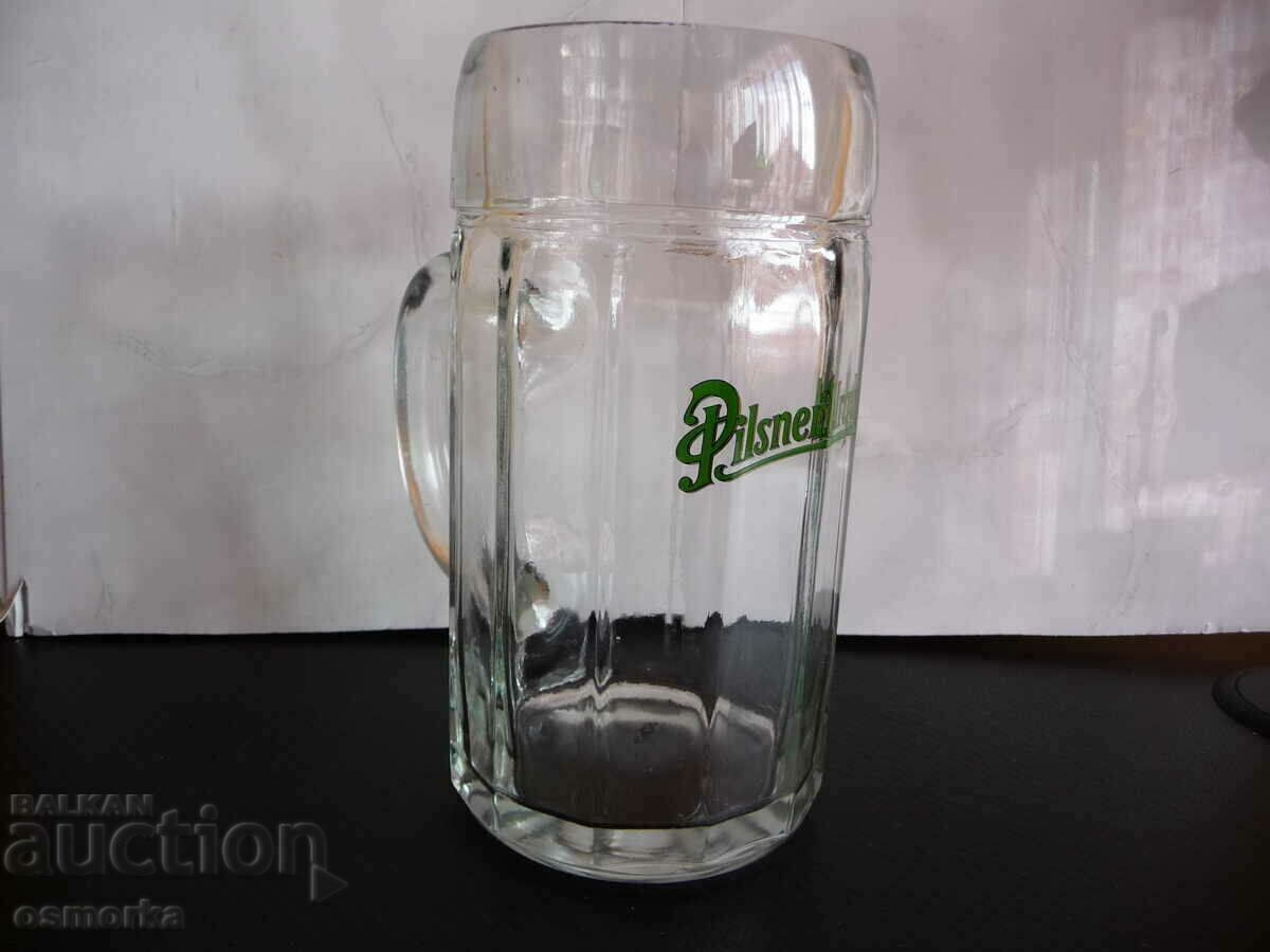 Cana mare de bere din sticla Pilsner Urquell 1 litru ceh cu preț 23.00 BGN | € 11.76