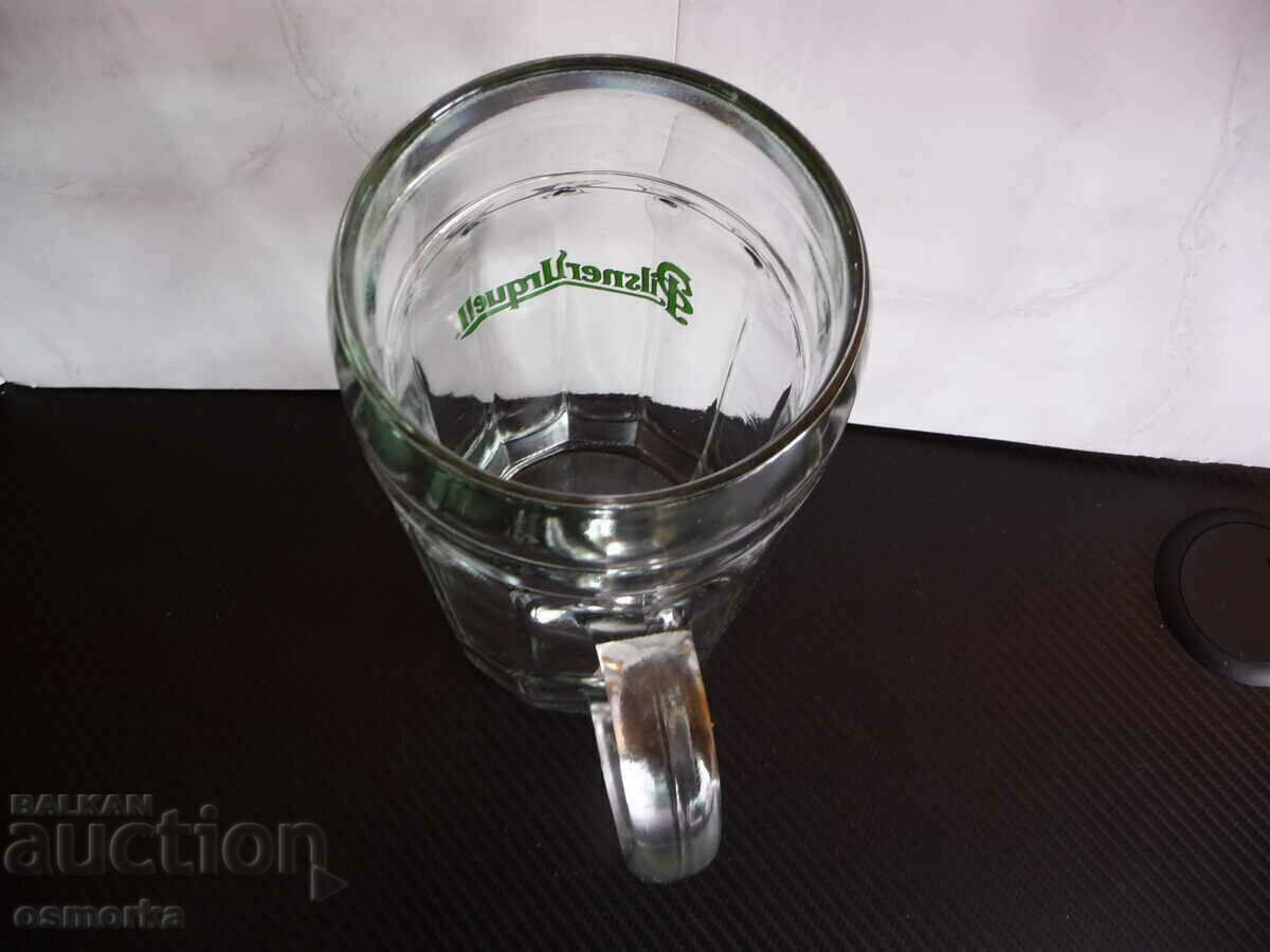 Livrarea Cana mare de bere din sticla Pilsner Urquell 1 litru ceh