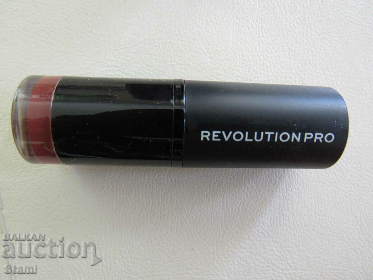 Auction REVOLUTION lipstick, new, colors Auction REVOLUTION lipstick, new, colors