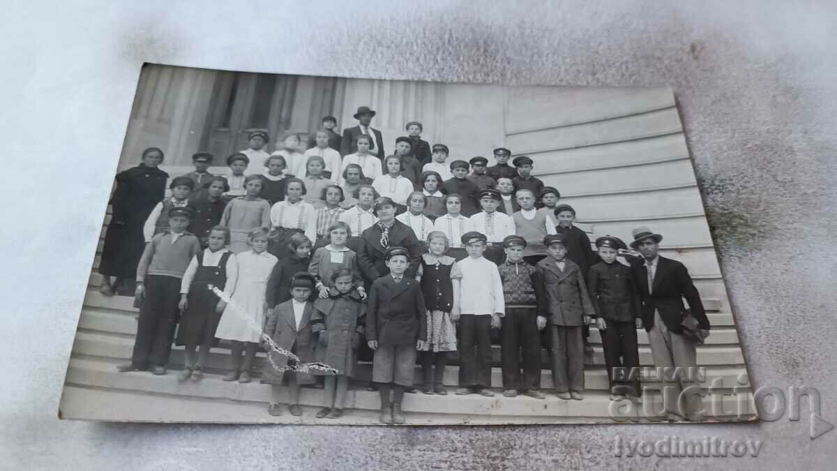 Foto Varna Elevii cu profesorul lor 1935