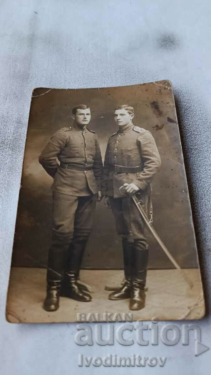 Снимка Сержант и офицер със сабя
