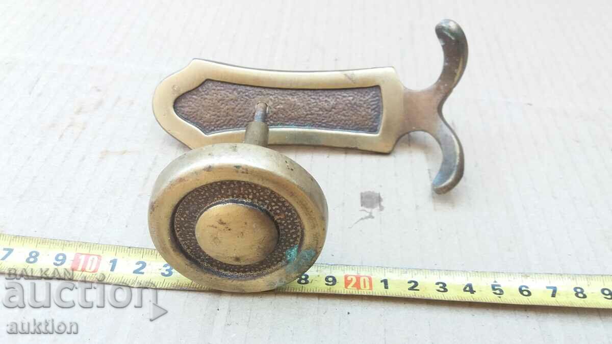 Delivery of SOLID BRONZE ARISTOCRATIC HANGER