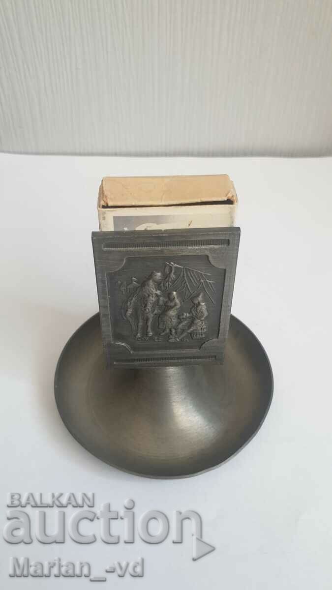 Auction Tsam match stand Auction Tsam match stand