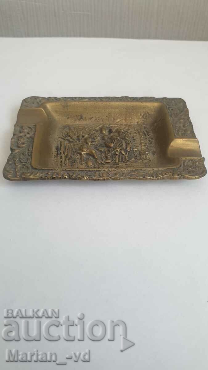 scrumieră mică veche din bronz cu preț 15.00 BGN | € 7.67