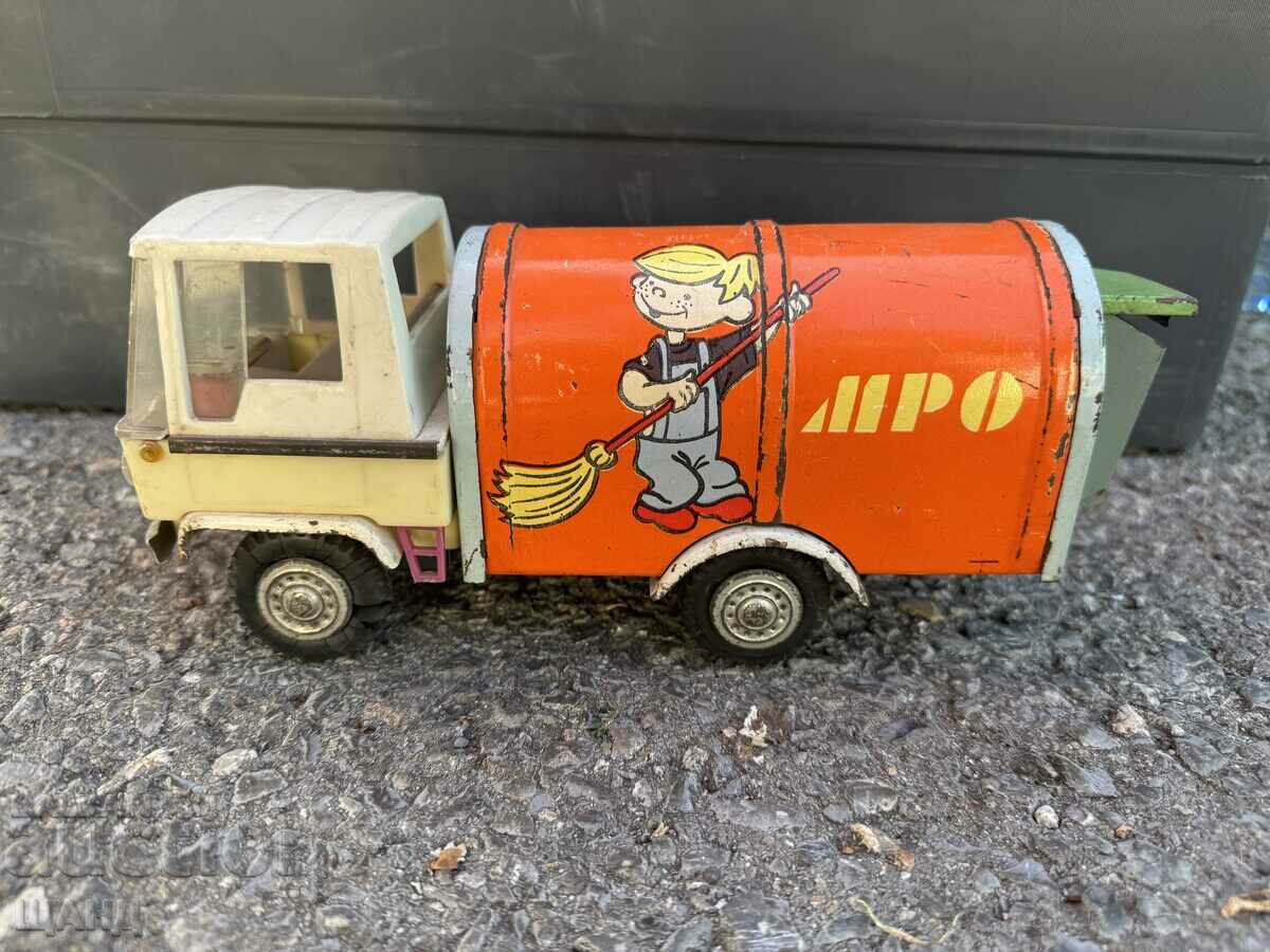 Zbik Old metal toy model garbage truck