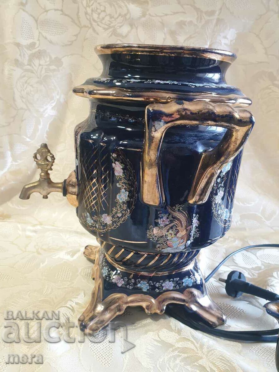Samovar mare din porțelan cobalt cu ceainic cu preț 540.00 BGN | € 276.10
